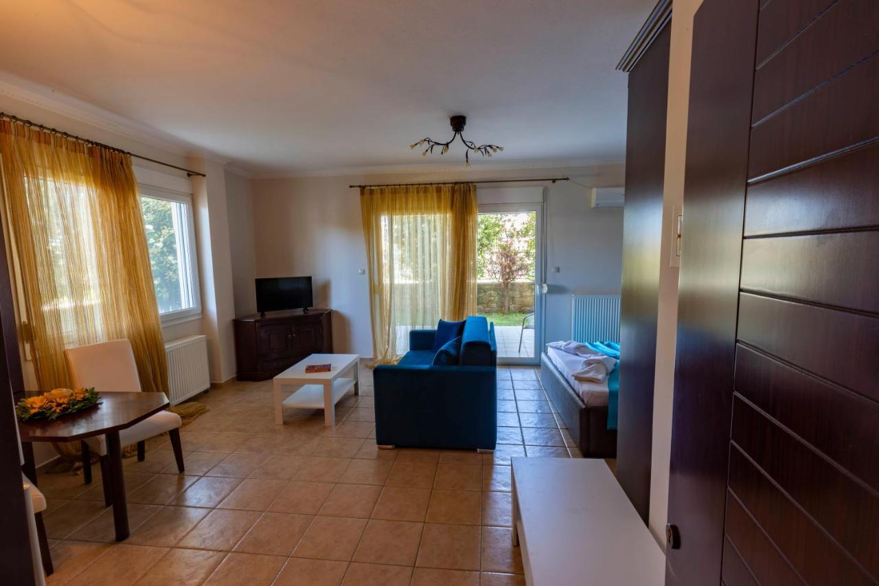 Elvis Nest Apartment เนอามูดาเนีย ภายนอก รูปภาพ