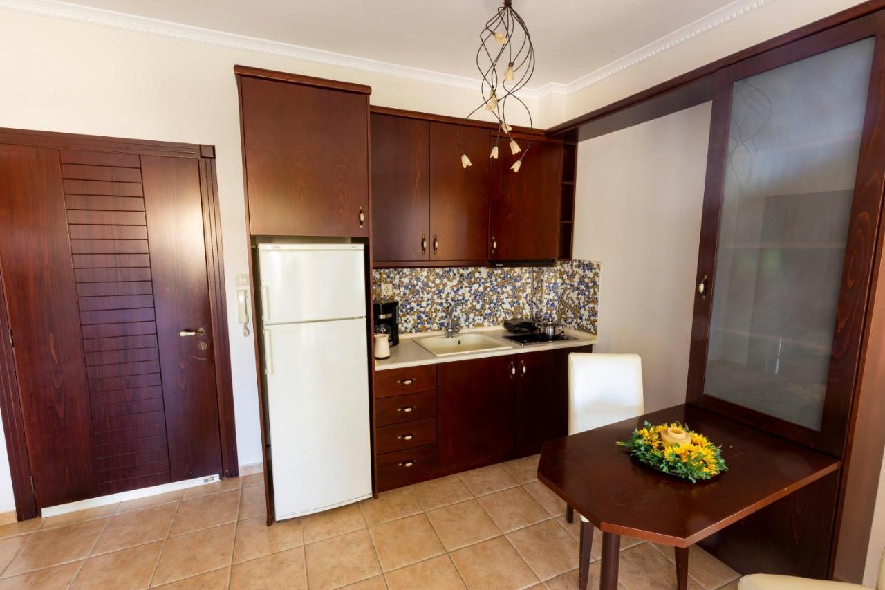 Elvis Nest Apartment เนอามูดาเนีย ภายนอก รูปภาพ